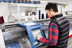 Verkürzte Vorlaufzeiten durch neue Mustreproduktion ("Sample Room") welche die Produktentwicklung in Dongguan begleitet. (Foto: Hermes)