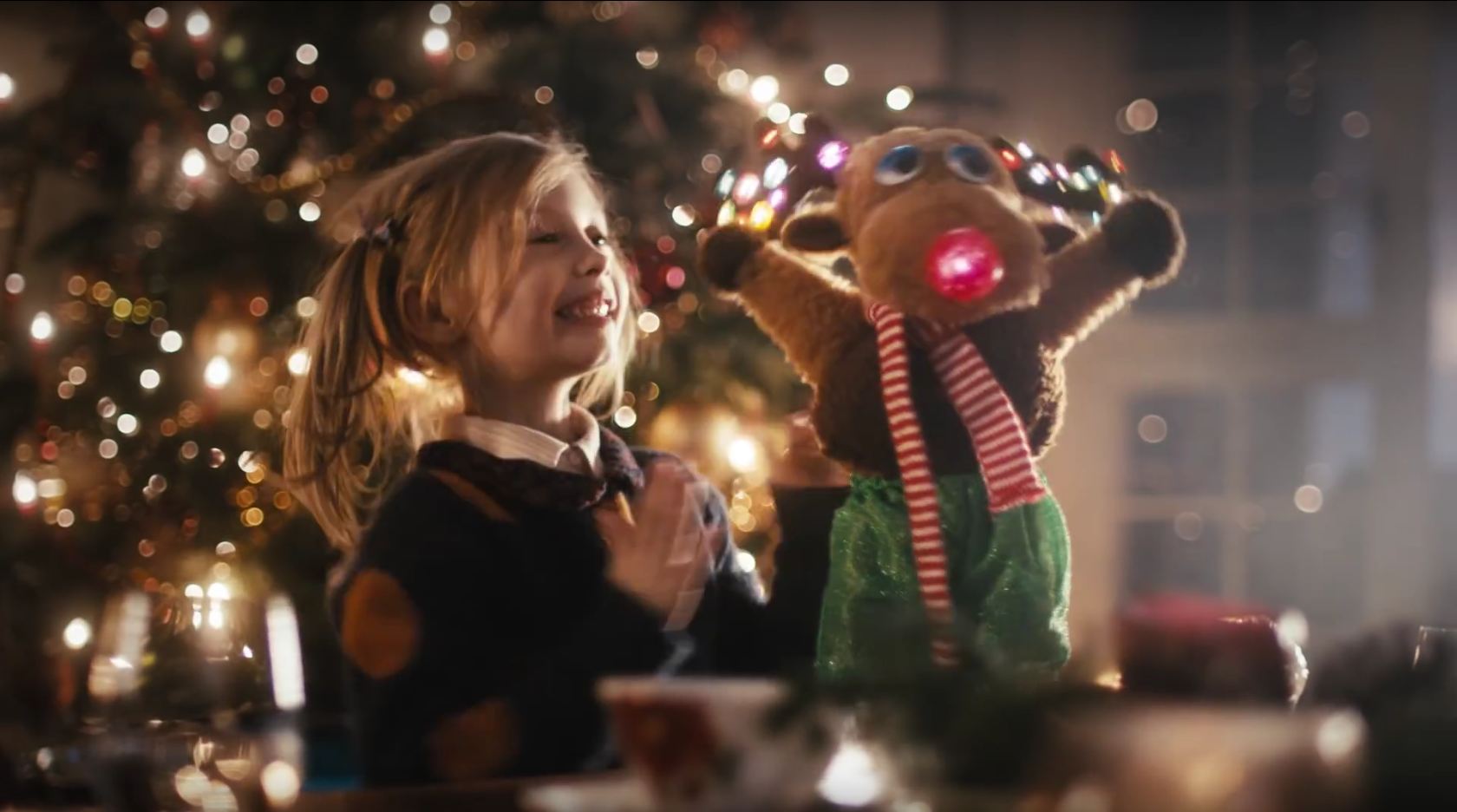 Hermes Weihnachtsfilm 2016: Das Rentier des Grauens | Hermes Newsroom