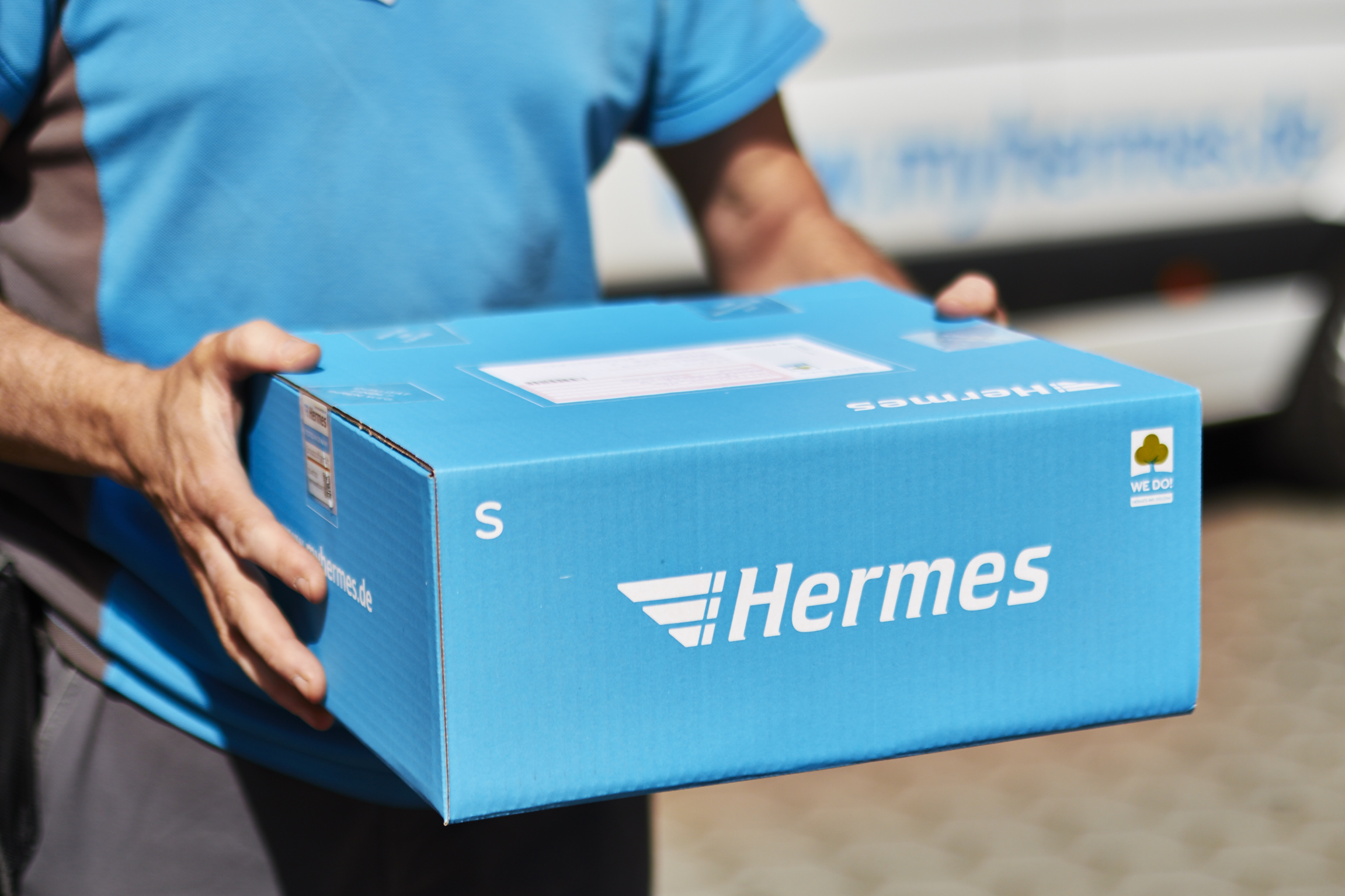 Weitergabe der Mehrwertsteuersenkung: Hermes senkt Preise für privaten